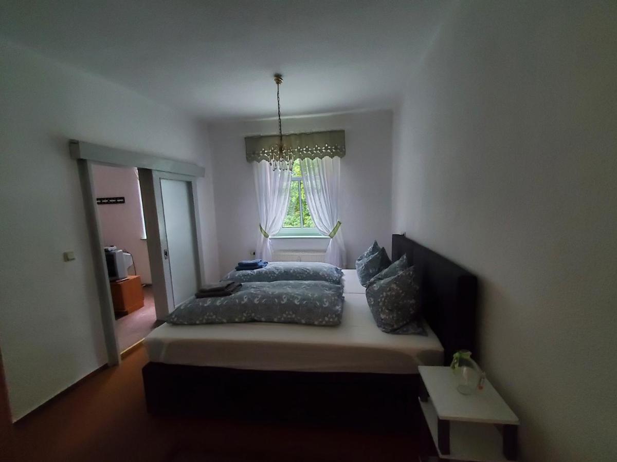 Ferienwohnung Am Rosengarten Лёбау Экстерьер фото